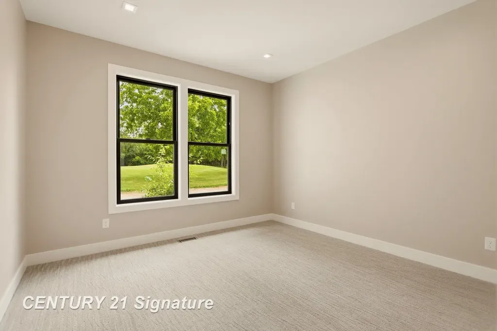 80 Sawmill Creek Trail Saginaw Charter Township MI 48603