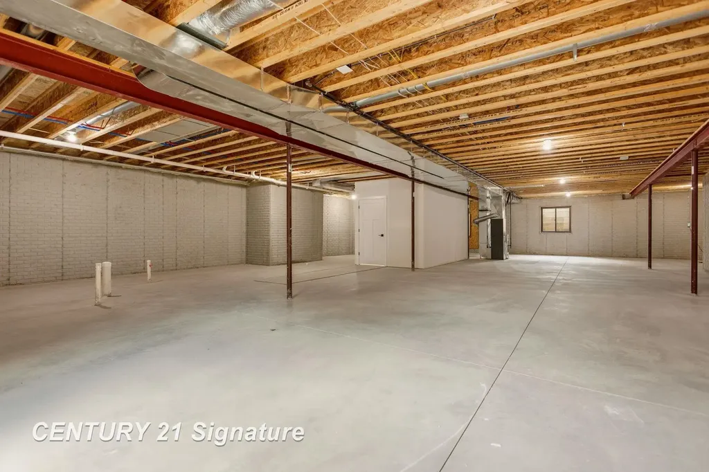 80 Sawmill Creek Trail Saginaw Charter Township MI 48603