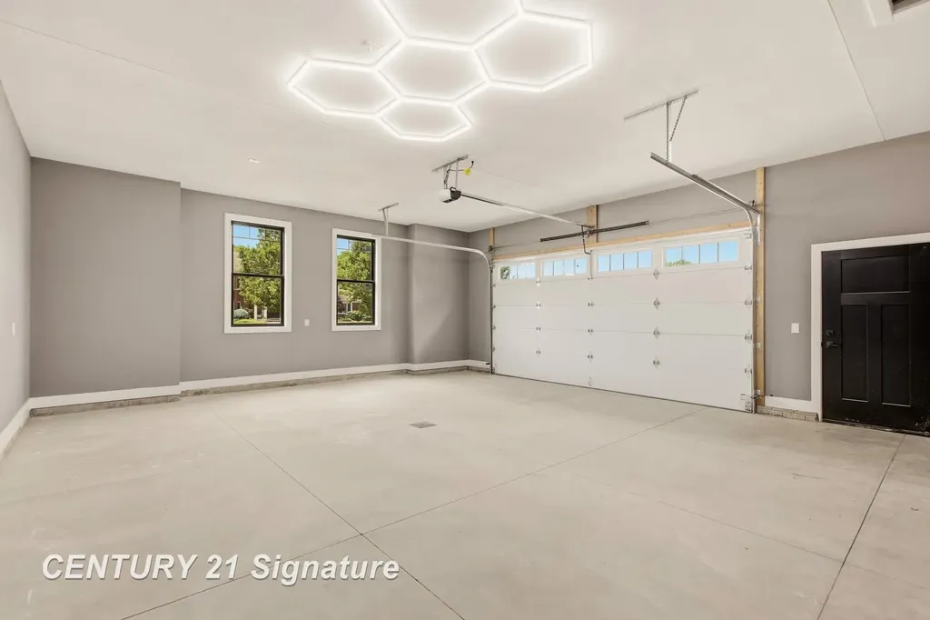 80 Sawmill Creek Trail Saginaw Charter Township MI 48603