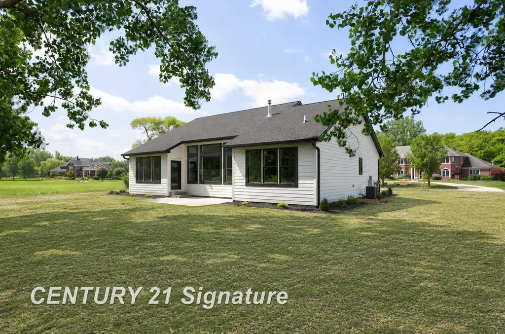 80 Sawmill Creek Trail Saginaw Charter Township MI 48603