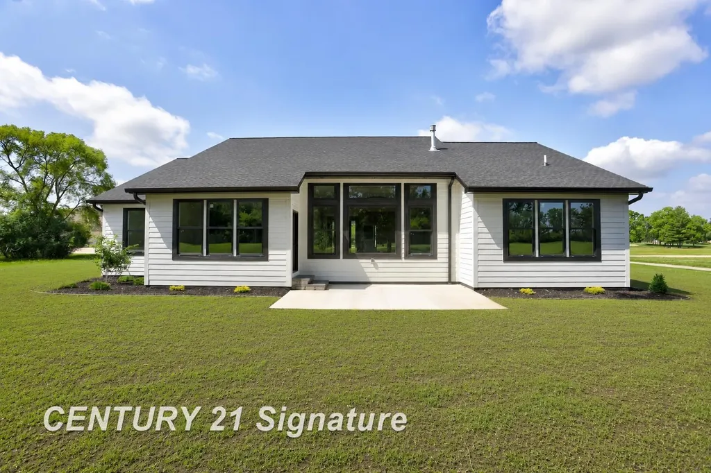 80 Sawmill Creek Trail Saginaw Charter Township MI 48603