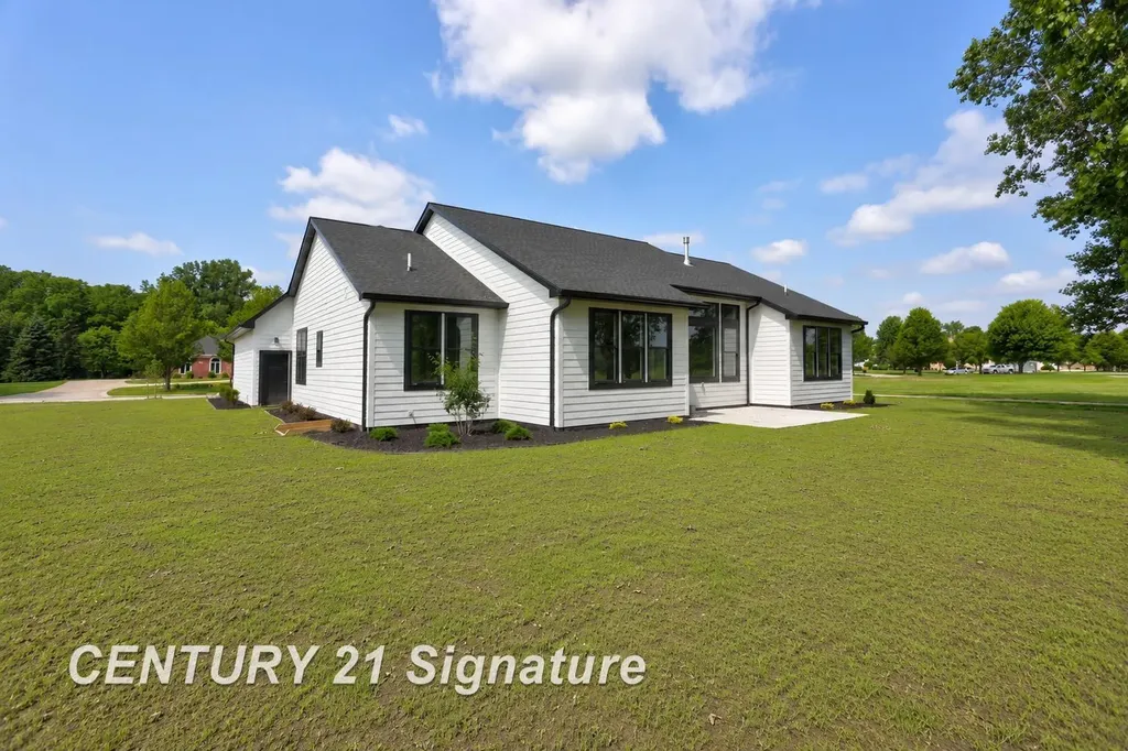 80 Sawmill Creek Trail Saginaw Charter Township MI 48603
