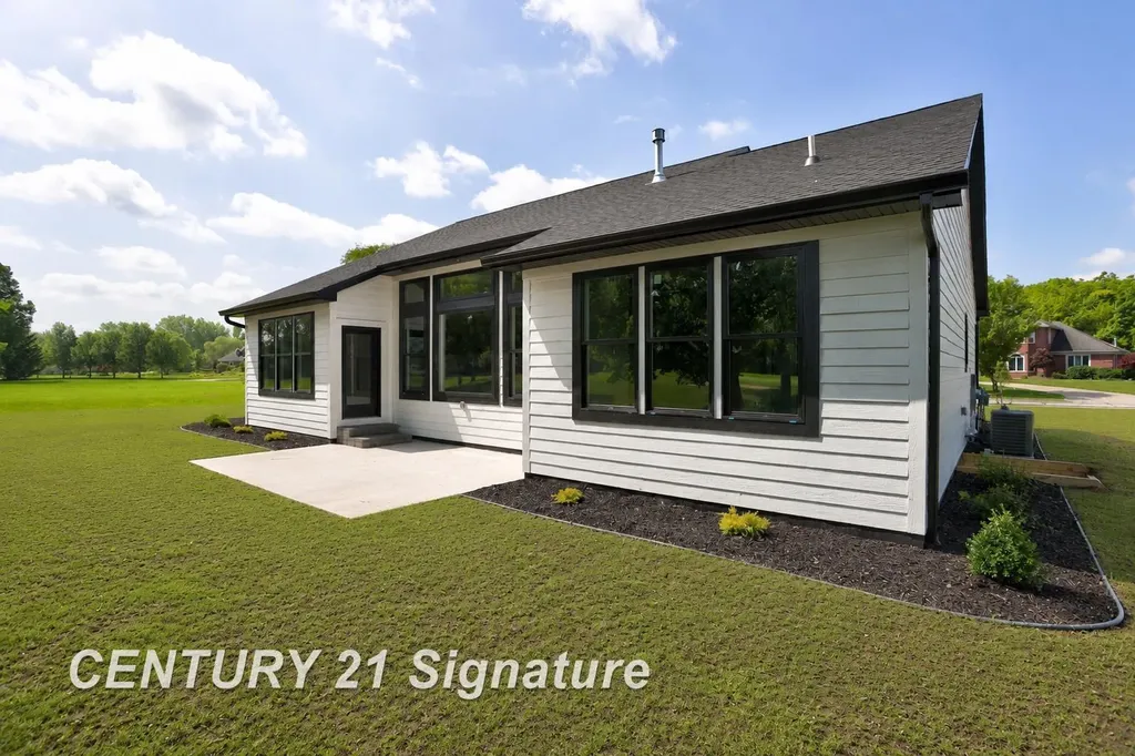 80 Sawmill Creek Trail Saginaw Charter Township MI 48603