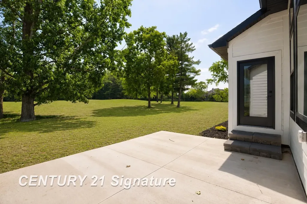 80 Sawmill Creek Trail Saginaw Charter Township MI 48603