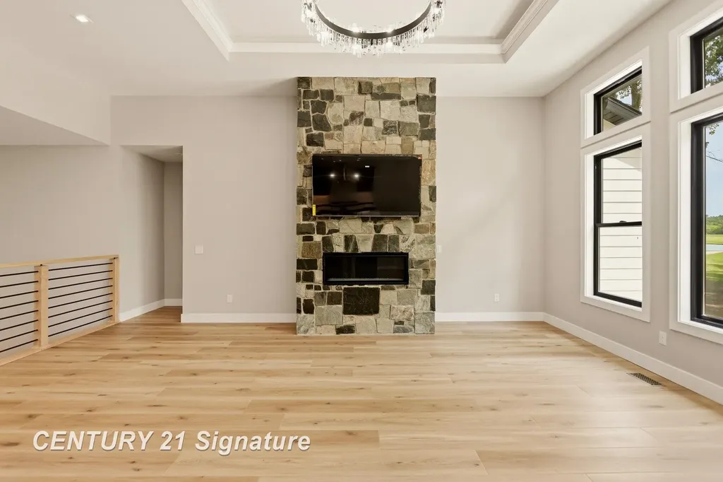 80 Sawmill Creek Trail Saginaw Charter Township MI 48603