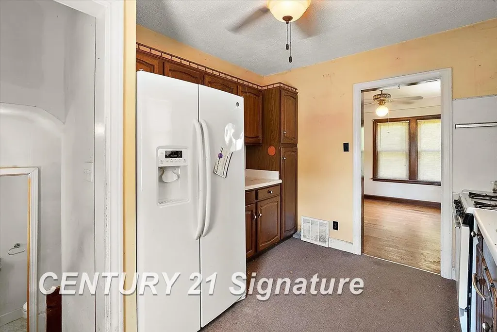 1313 W Hazelhurst Street Ferndale City MI 48220
