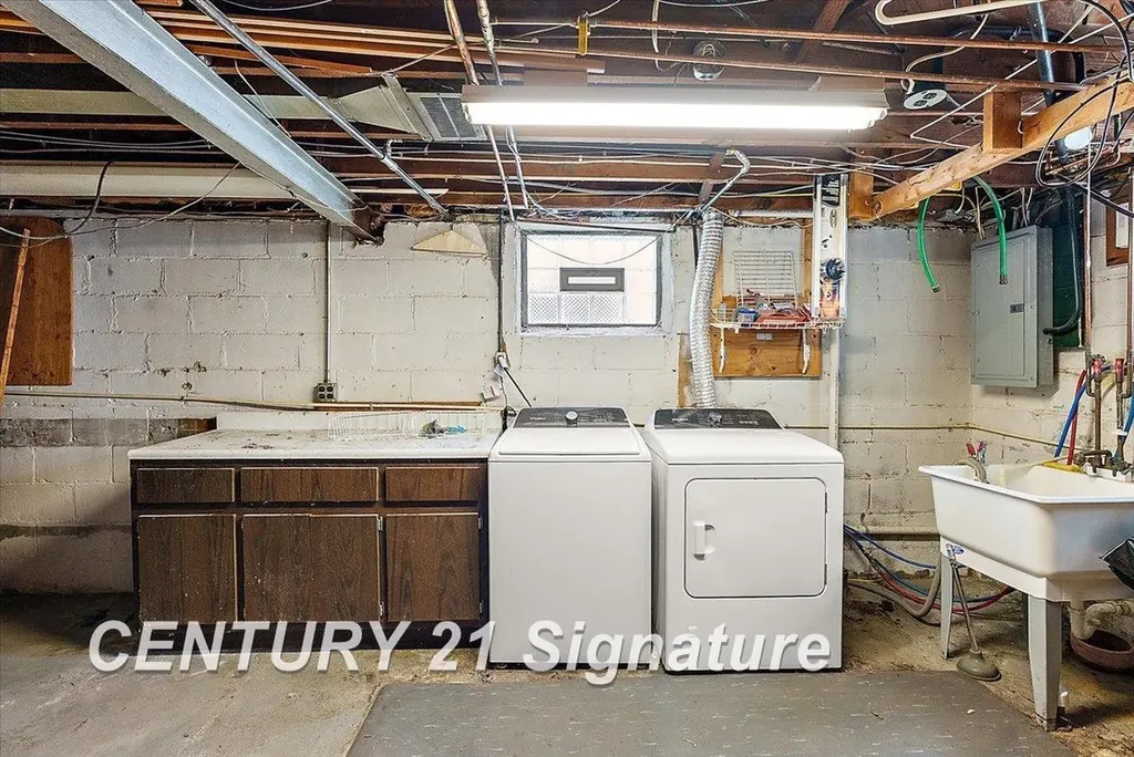 1313 W Hazelhurst Street Ferndale City MI 48220