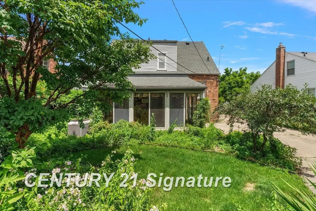 1313 W Hazelhurst Street Ferndale City MI 48220