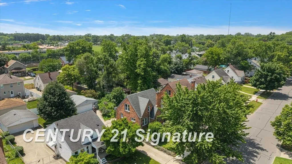 1313 W Hazelhurst Street Ferndale City MI 48220