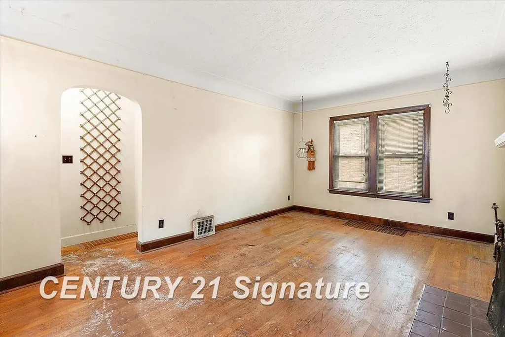 1313 W Hazelhurst Street Ferndale City MI 48220