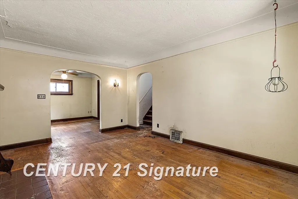 1313 W Hazelhurst Street Ferndale City MI 48220