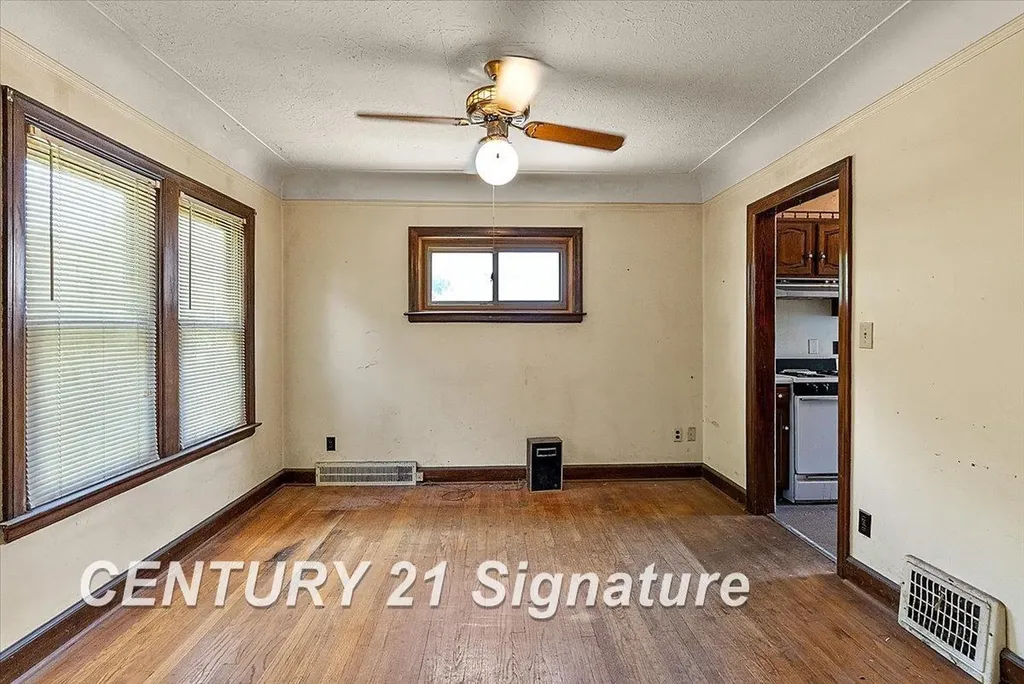 1313 W Hazelhurst Street Ferndale City MI 48220