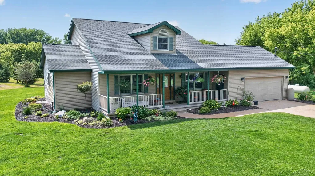 10713 N Gleaner Road Tittabawassee Township MI 48623