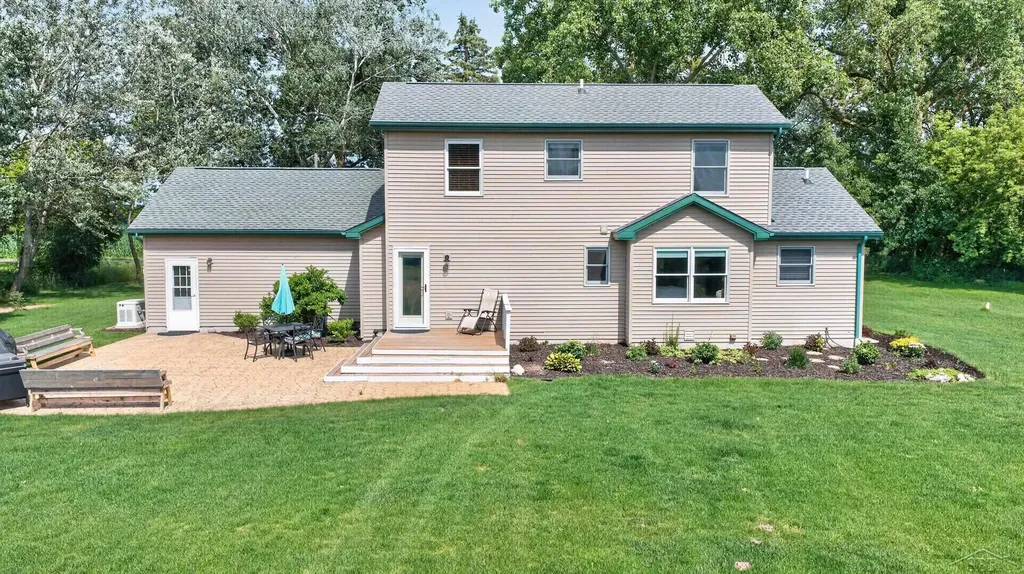 10713 N Gleaner Road Tittabawassee Township MI 48623
