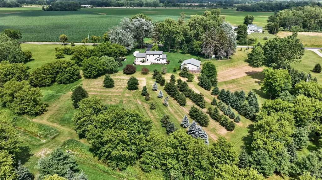 10713 N Gleaner Road Tittabawassee Township MI 48623
