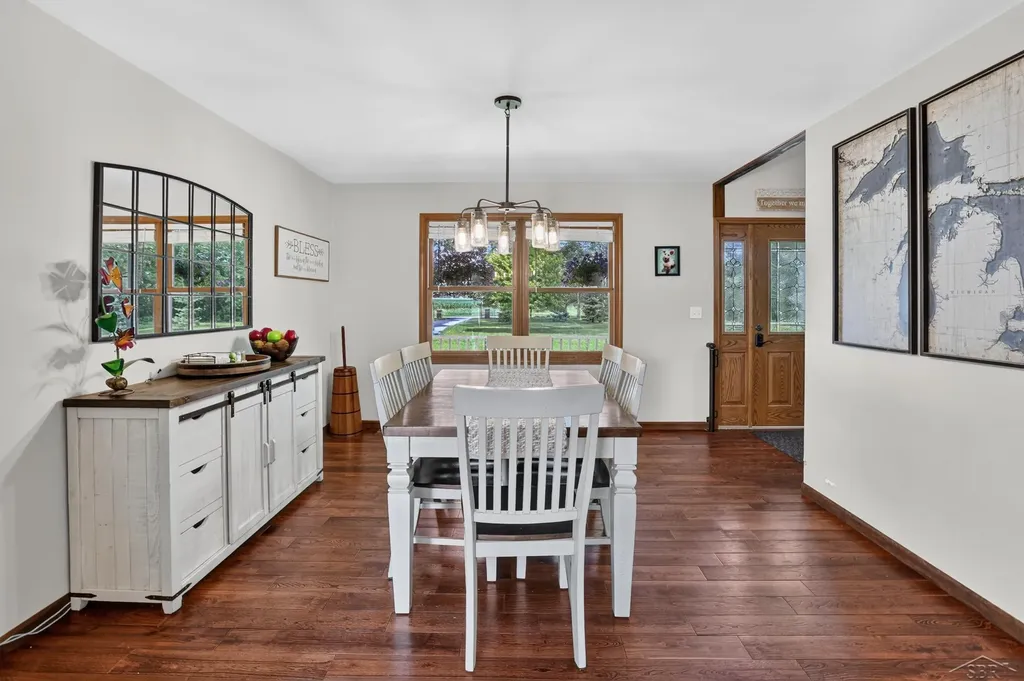 10713 N Gleaner Road Tittabawassee Township MI 48623