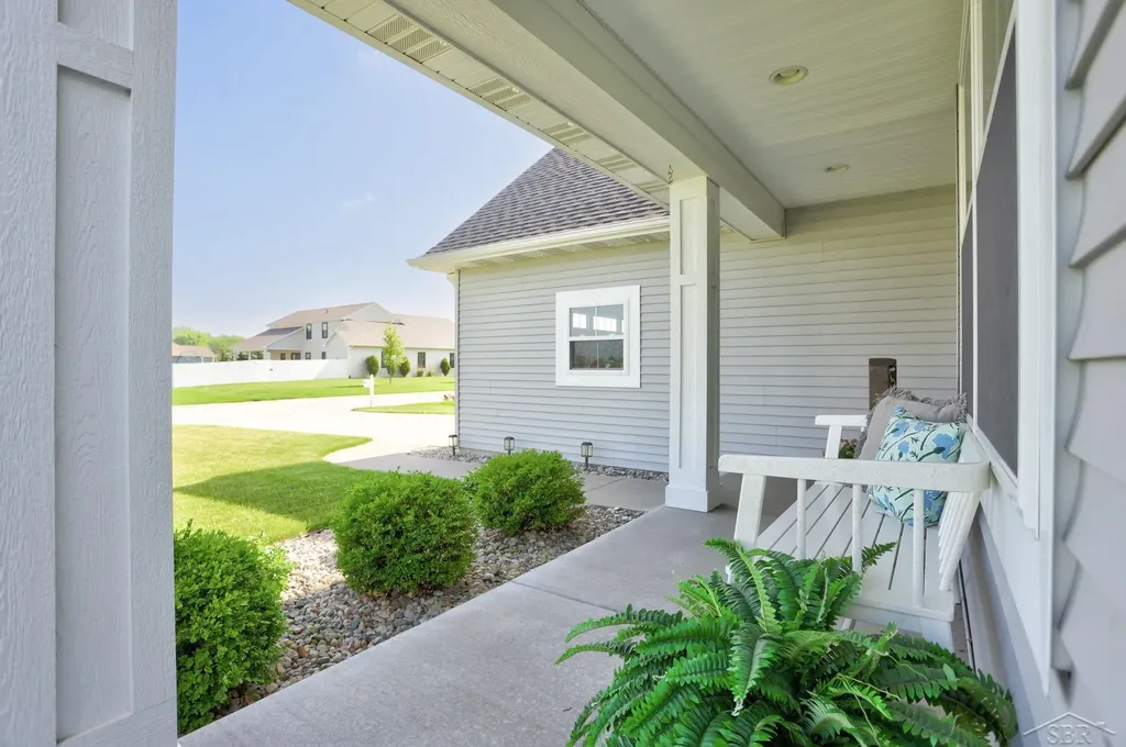 5623 S Stone Briar Lane Tittabawassee Township MI 48623