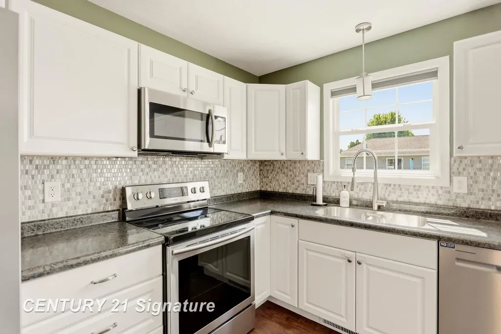 8433 Waxwing Drive Tittabawassee Township MI 48623