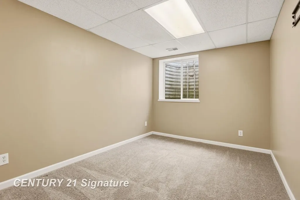 8433 Waxwing Drive Tittabawassee Township MI 48623