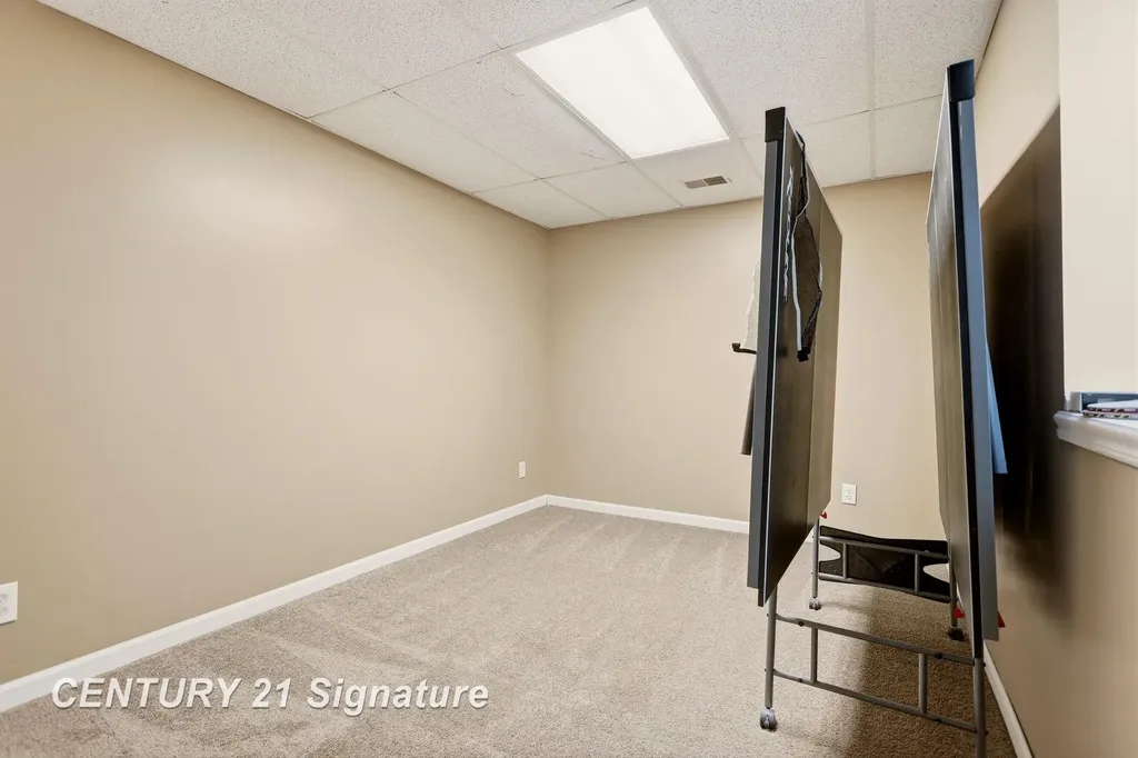 8433 Waxwing Drive Tittabawassee Township MI 48623