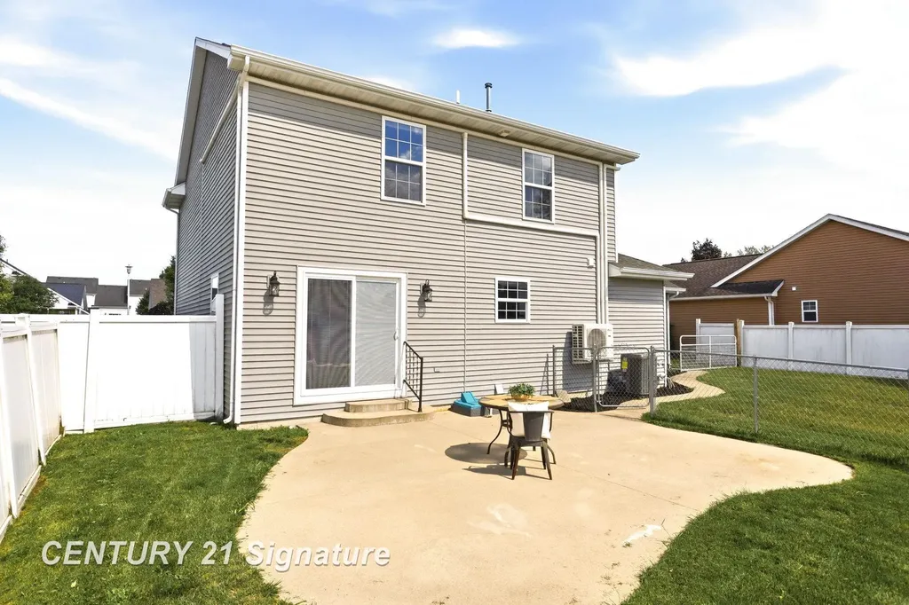 8433 Waxwing Drive Tittabawassee Township MI 48623