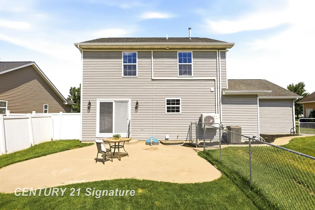 8433 Waxwing Drive Tittabawassee Township MI 48623