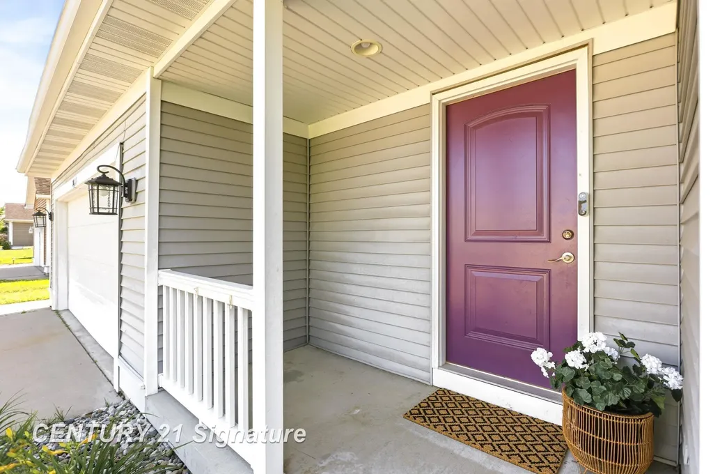 8433 Waxwing Drive Tittabawassee Township MI 48623