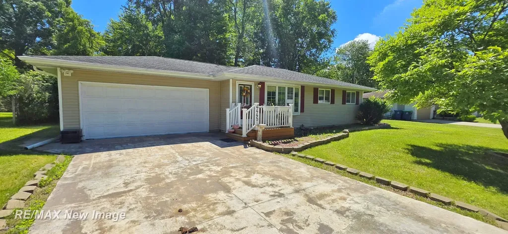 4445 Eastport Drive Bridgeport Charter Township MI 48722