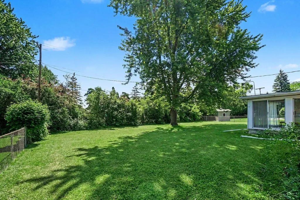 2726 Reppuhn Drive Saginaw Charter Township MI 48603