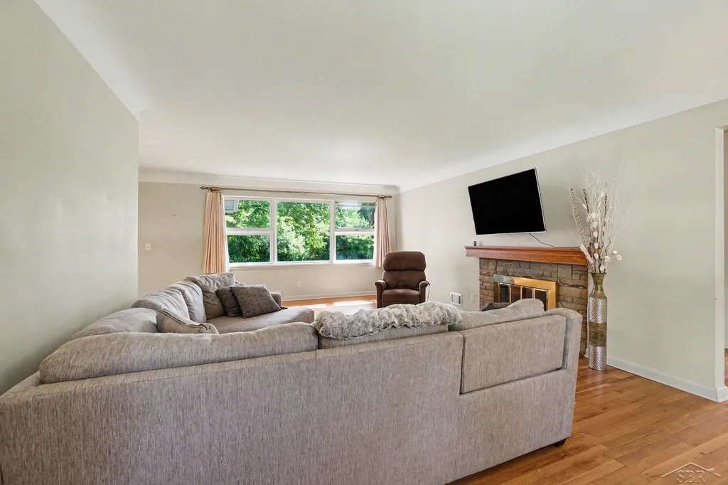 2726 Reppuhn Drive Saginaw Charter Township MI 48603