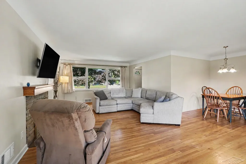 2726 Reppuhn Drive Saginaw Charter Township MI 48603