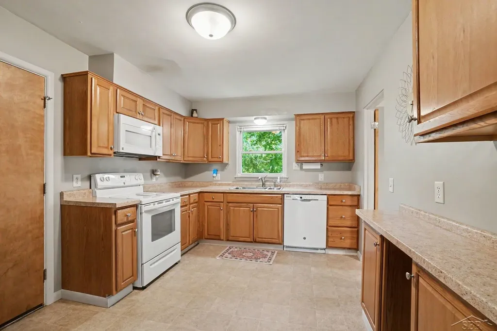 2726 Reppuhn Drive Saginaw Charter Township MI 48603
