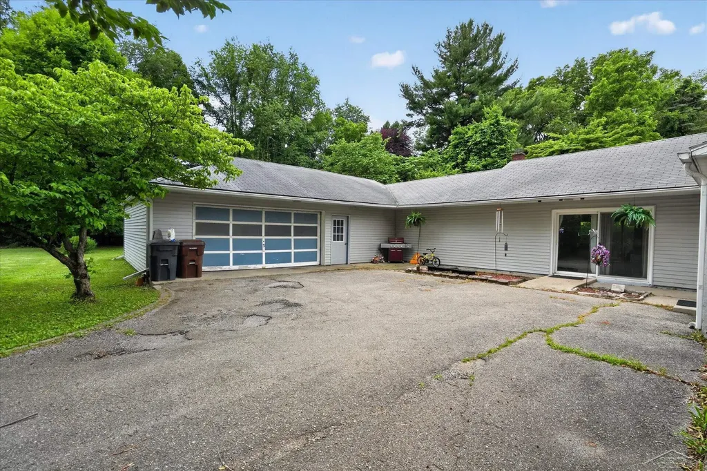 11641 22 Mile Road Eckford Township MI 49068