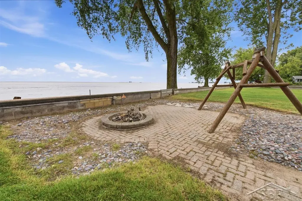 277 Donohue Drive Bangor Charter Township MI 48706