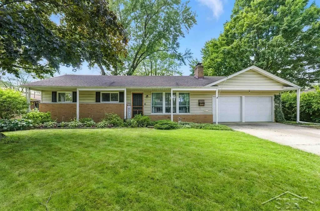 1033 Elmdale Drive Saginaw City MI 48602