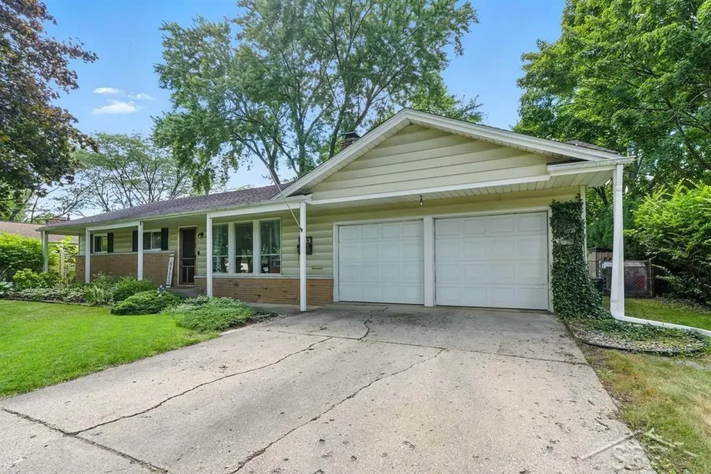 1033 Elmdale Drive Saginaw City MI 48602