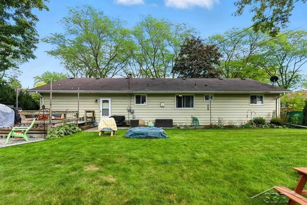 1033 Elmdale Drive Saginaw City MI 48602