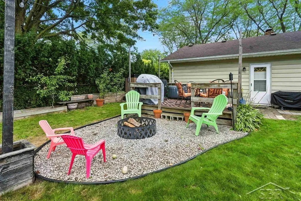 1033 Elmdale Drive Saginaw City MI 48602
