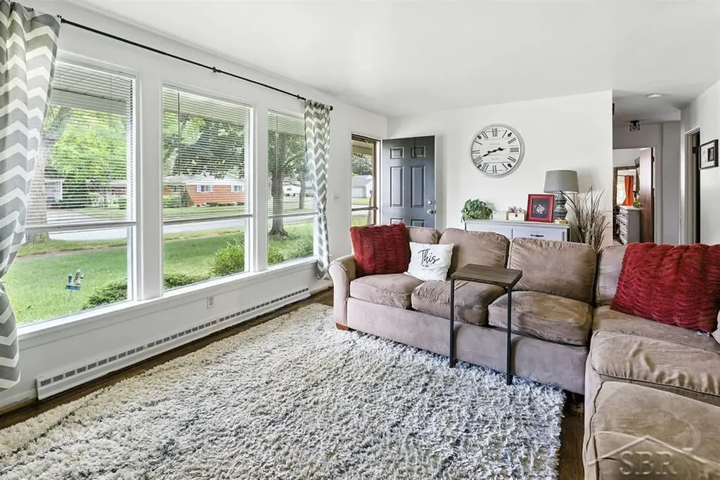 1033 Elmdale Drive Saginaw City MI 48602