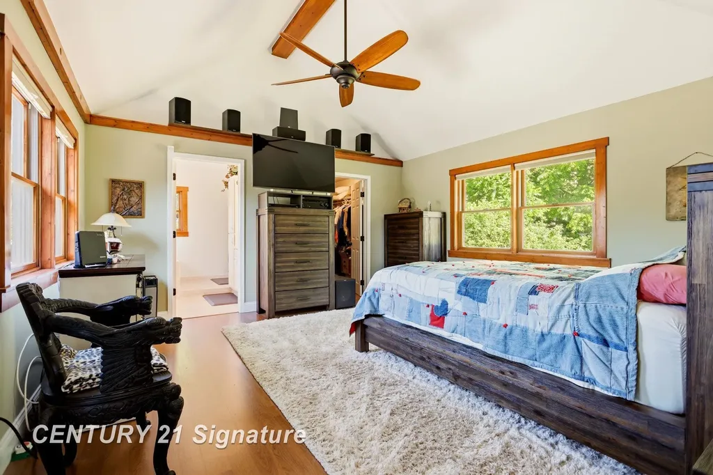 4065 N River Road Thomas Township MI 48623