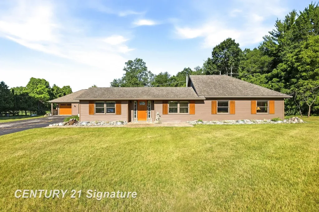 4065 N River Road Thomas Township MI 48623