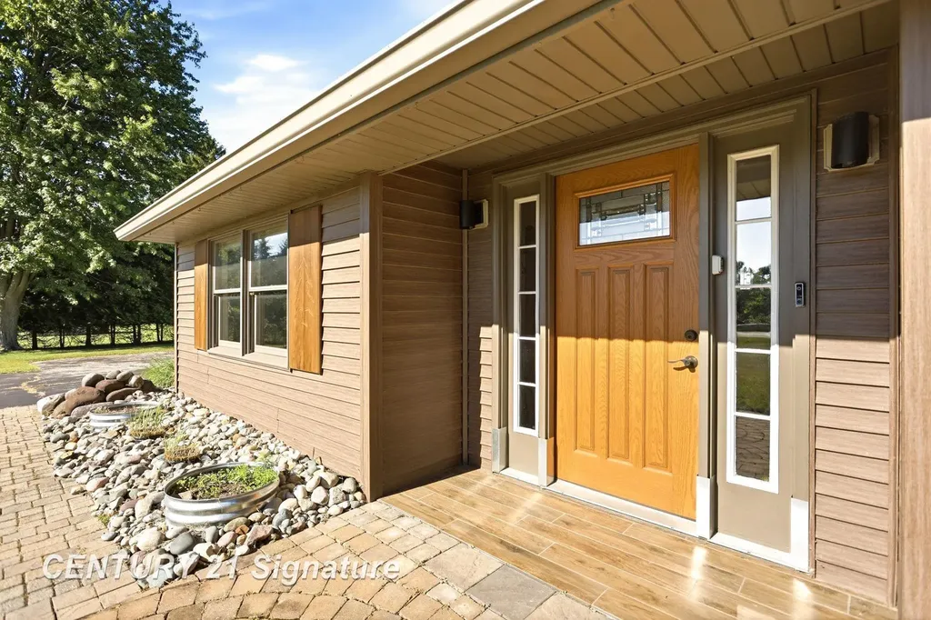 4065 N River Road Thomas Township MI 48623