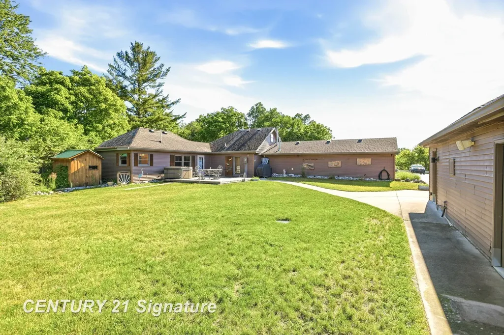 4065 N River Road Thomas Township MI 48623