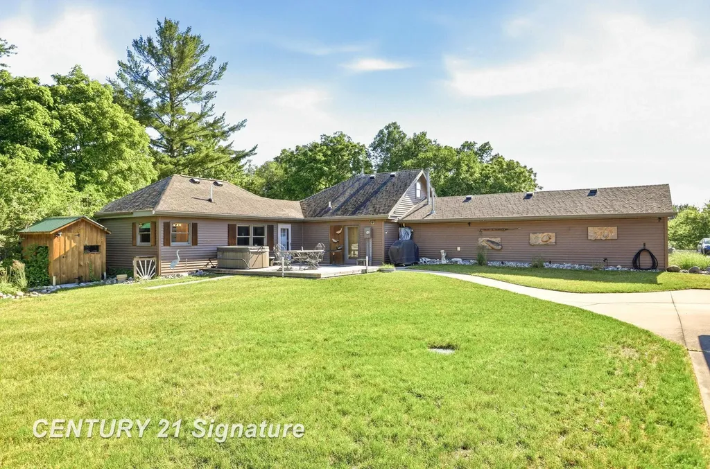 4065 N River Road Thomas Township MI 48623