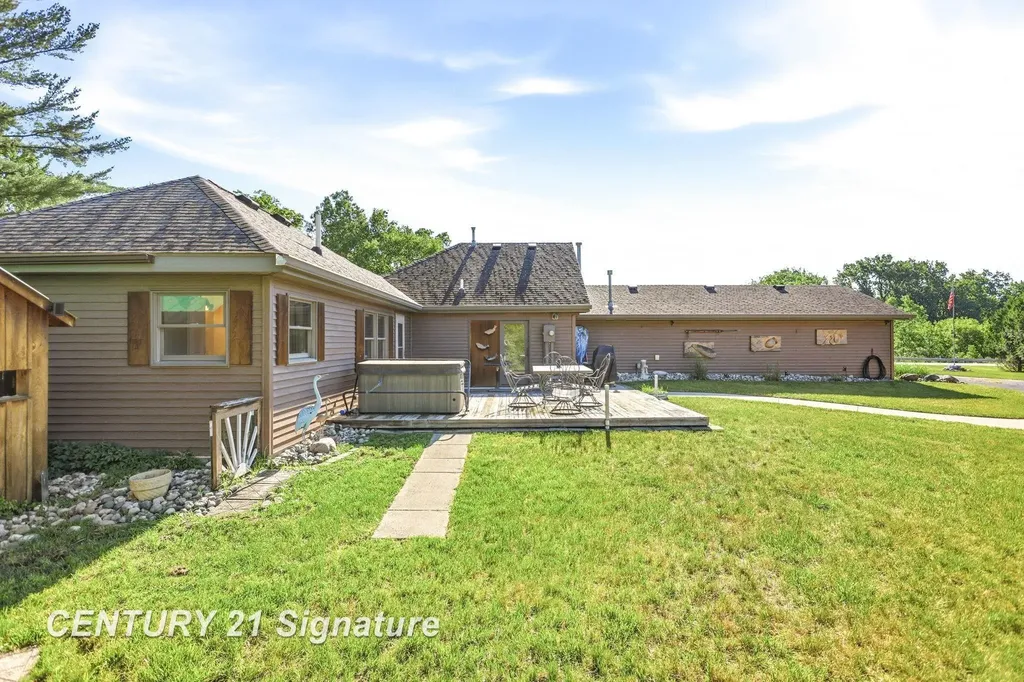 4065 N River Road Thomas Township MI 48623