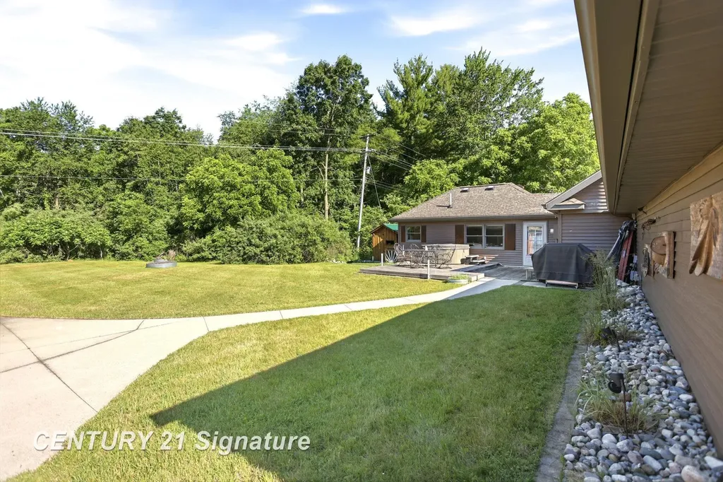 4065 N River Road Thomas Township MI 48623
