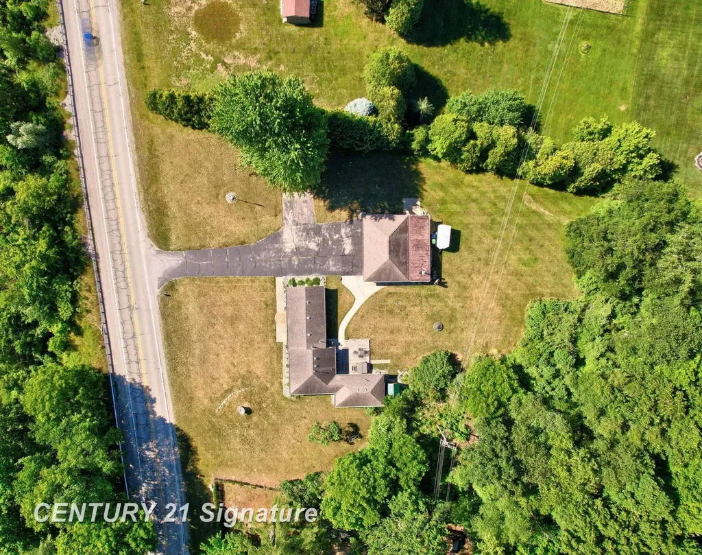 4065 N River Road Thomas Township MI 48623