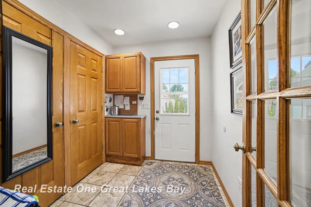2107 10th Street Bay City City MI 48708