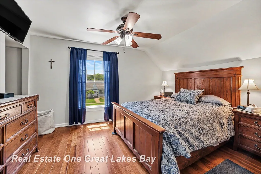 2107 10th Street Bay City City MI 48708