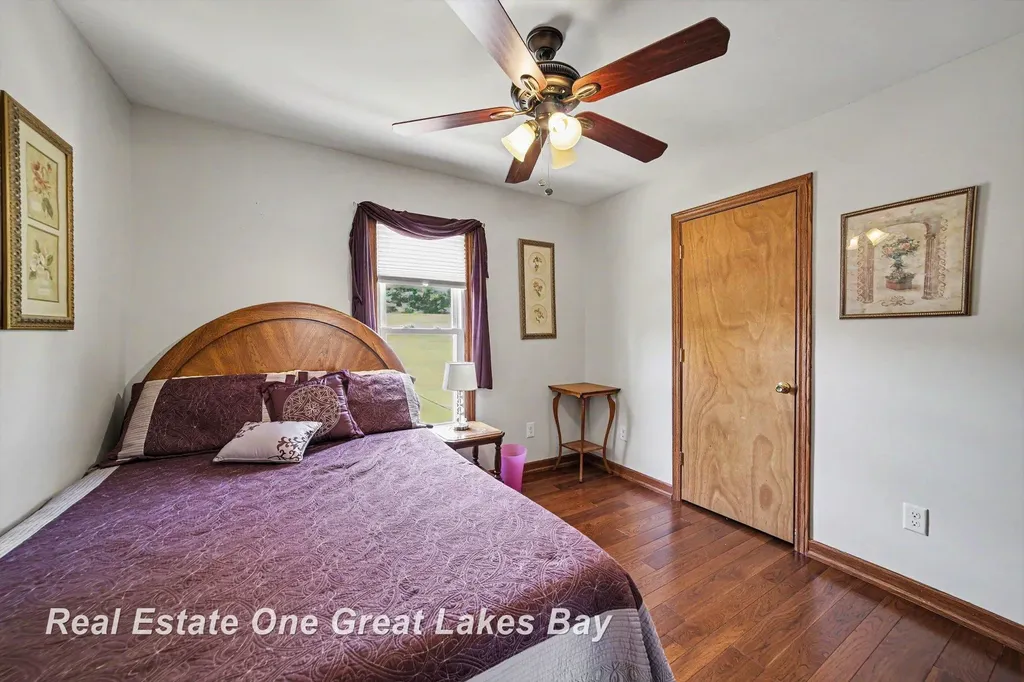 2107 10th Street Bay City City MI 48708